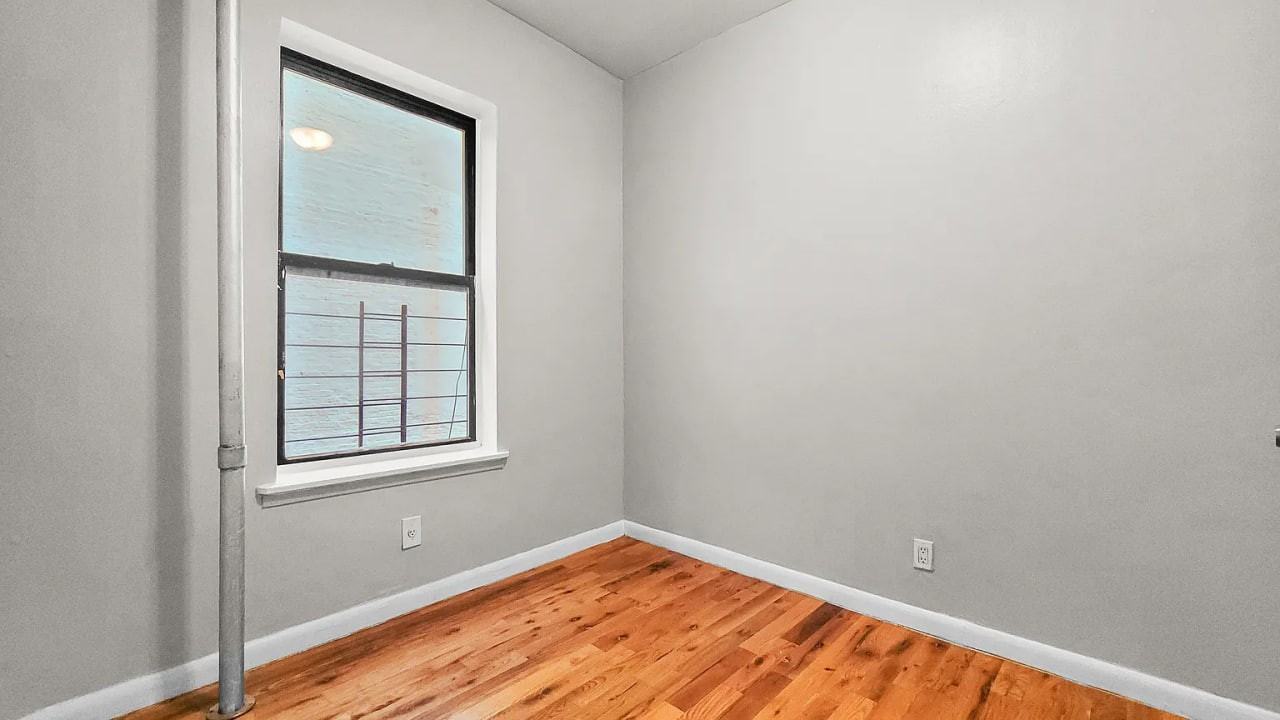 215 W 145th St - Photo 4 of 5