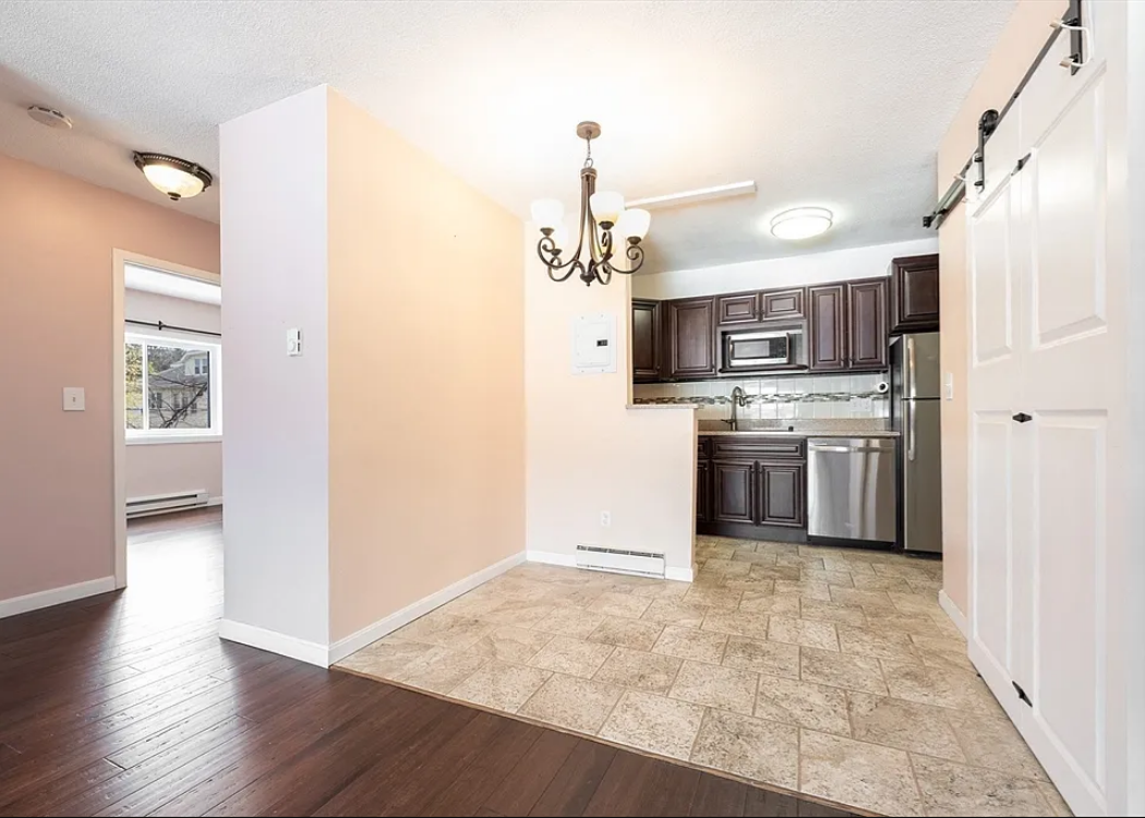 2 Larose Pl