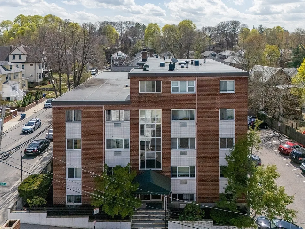 2 Larose Pl - Photo 7 of 7