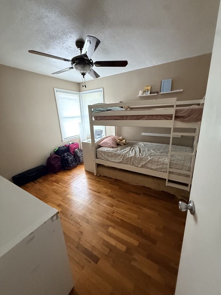 348 S Brook Ave - Photo 3 of 14