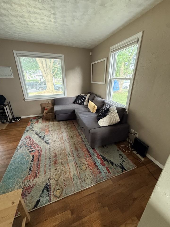 348 S Brook Ave - Photo 4 of 14