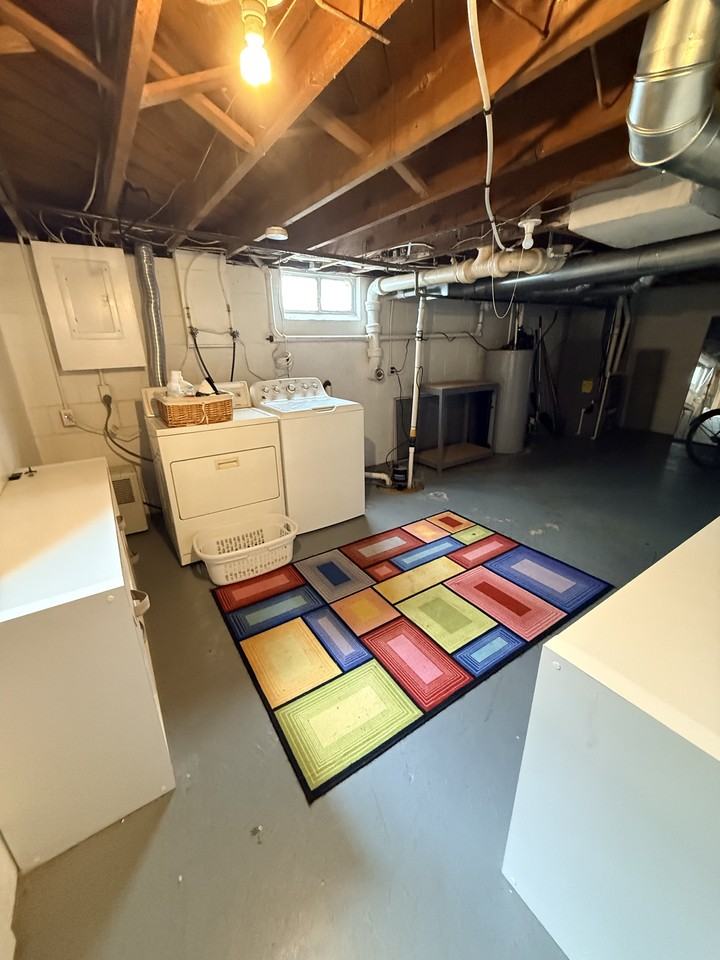 348 S Brook Ave - Photo 7 of 14