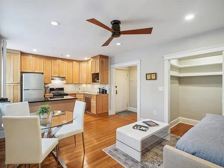 116 Riverway