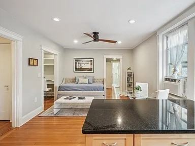 116 Riverway - Photo 3 of 8
