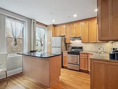 116 Riverway - Photo 5 of 8