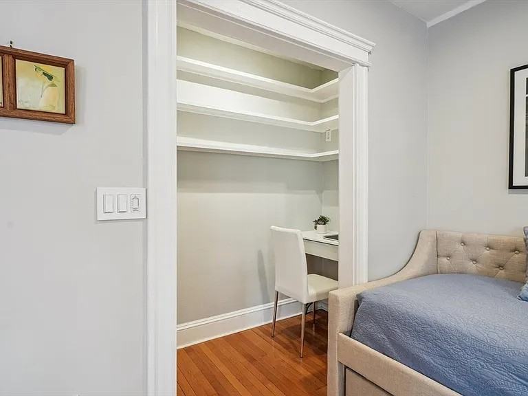116 Riverway - Photo 6 of 8