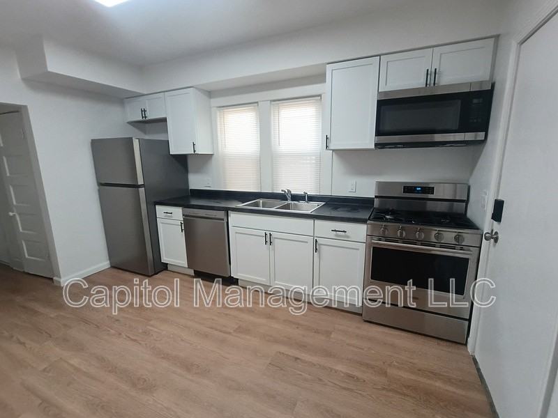 1120 N Chestnut St #1 - Photo 2 of 15