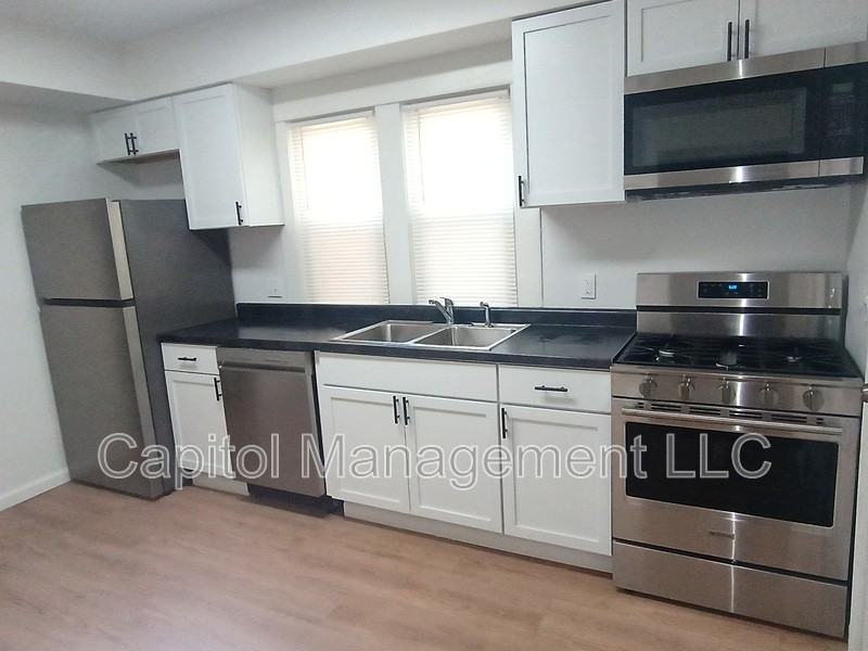 1120 N Chestnut St #1 - Photo 4 of 15