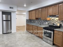 featured image of 190 Washington St #3
