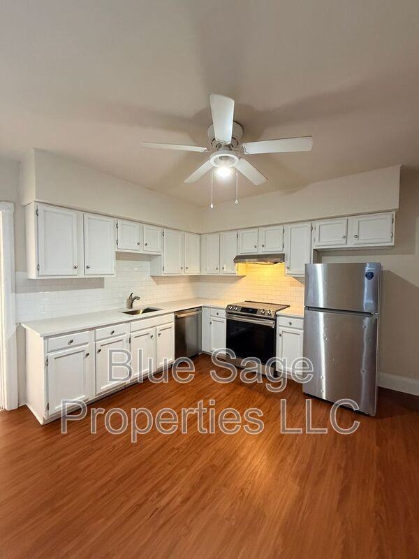 758 Saville Ave - Photo 7 of 26