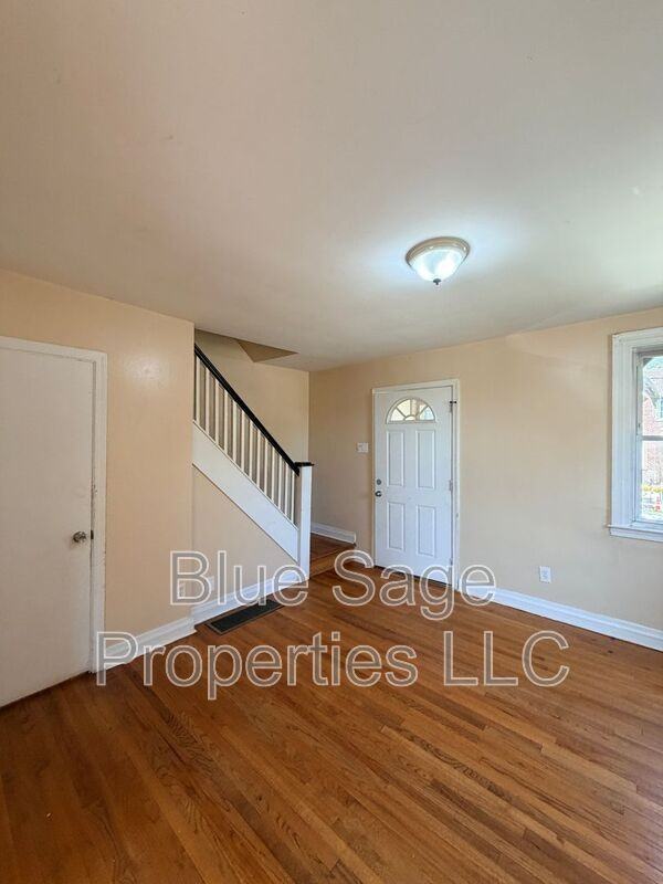 601 Littlecroft Rd - Photo 4 of 26