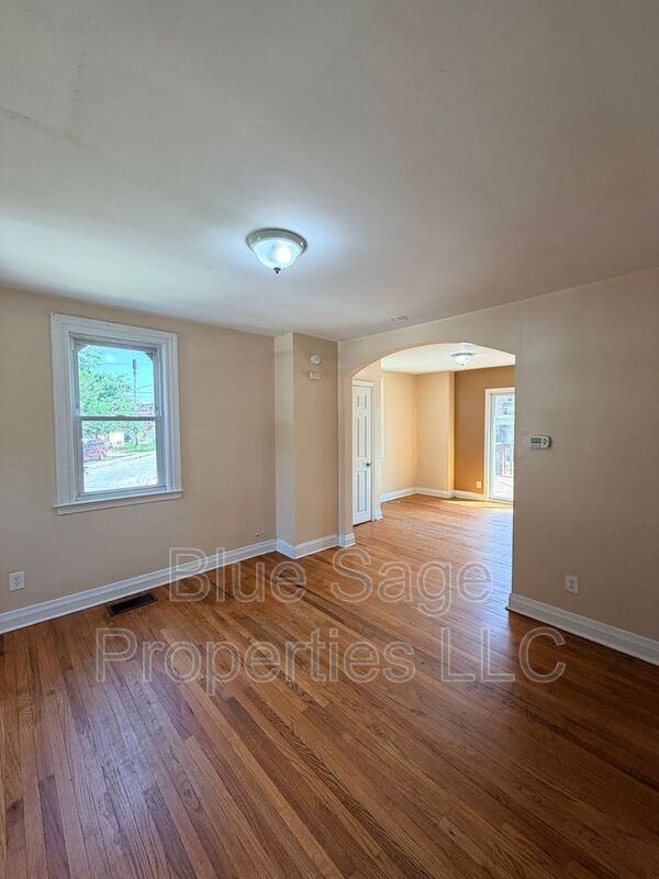 601 Littlecroft Rd - Photo 5 of 26