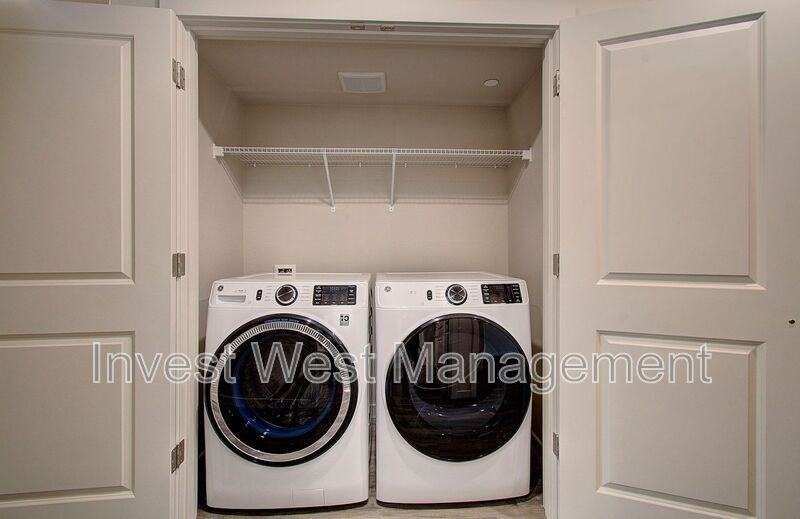 404 Neavenue #105 - Photo 3 of 13