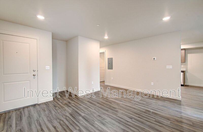 404 Neavenue #105 - Photo 6 of 13