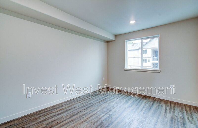 404 Neavenue #105 - Photo 7 of 13