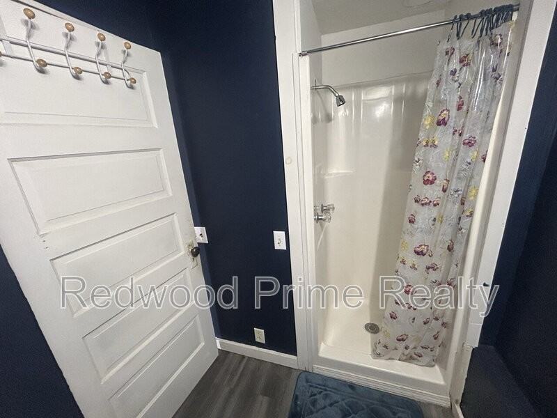 908 Main St - Photo 6 of 10
