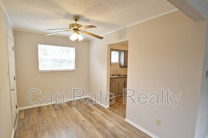 1226 Parkview Dr - Photo 7 of 18