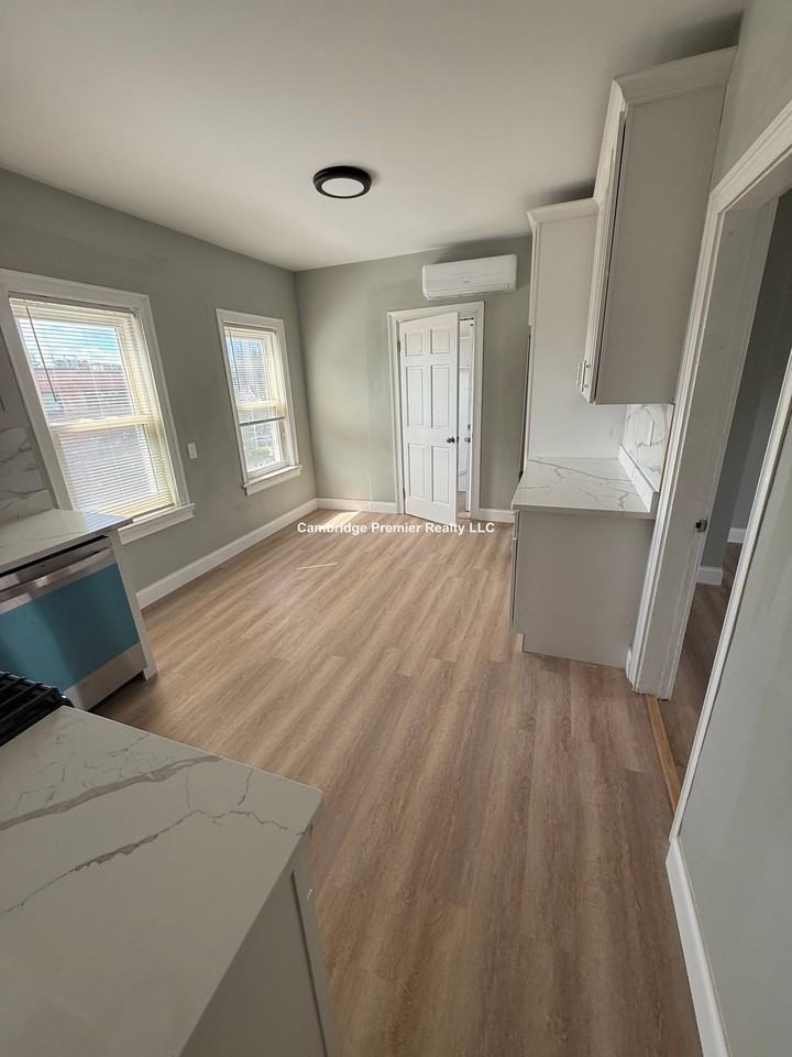 Westford St #3 - Photo 5 of 23