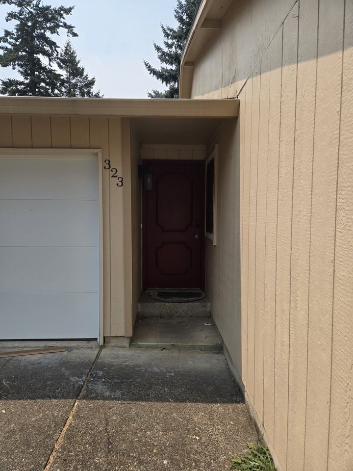 323 Se 205th Pl #NA - Photo 2 of 29