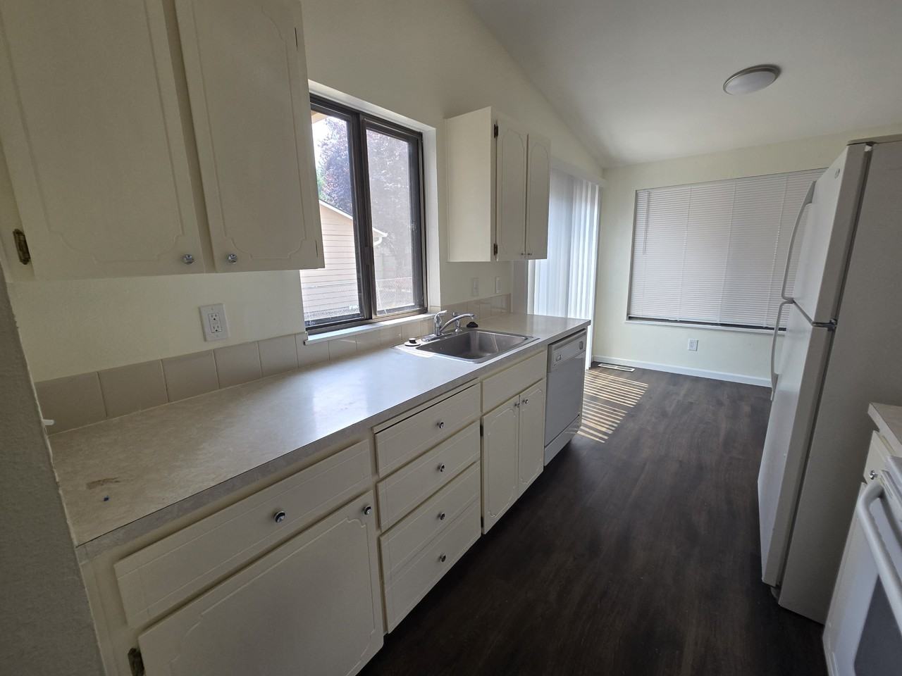 323 Se 205th Pl #NA - Photo 7 of 29