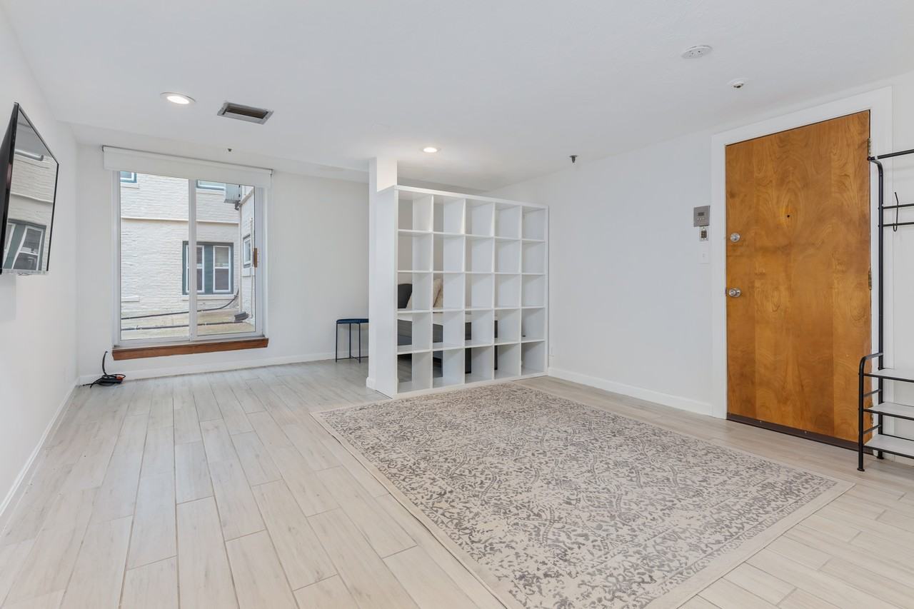 1427 Commonwealth Ave #102 - Photo 3 of 15