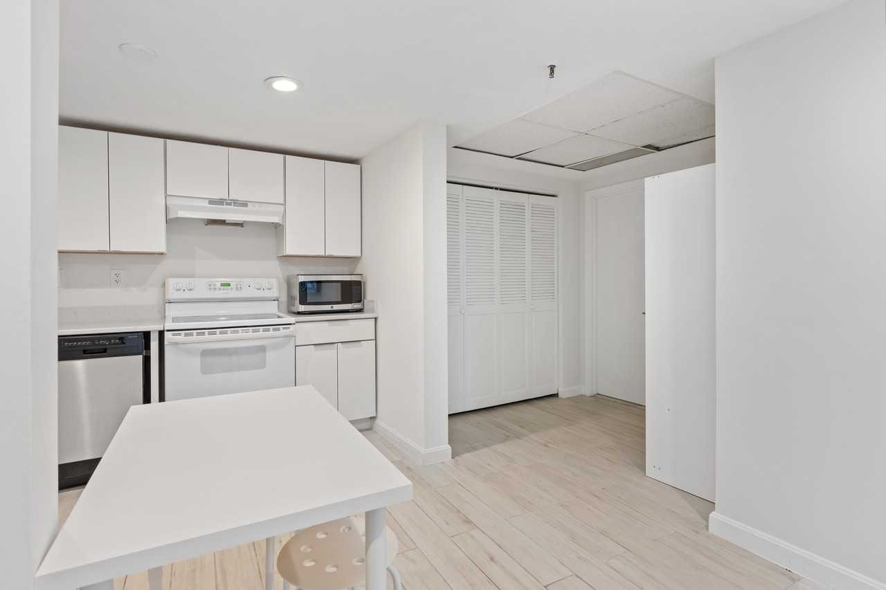 1427 Commonwealth Ave #102 - Photo 5 of 15