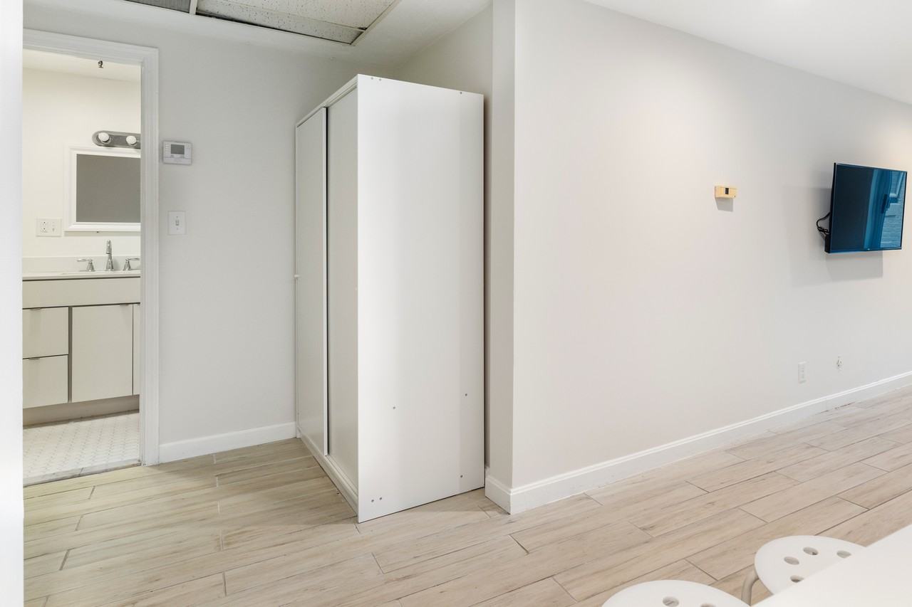 1427 Commonwealth Ave #102 - Photo 7 of 15