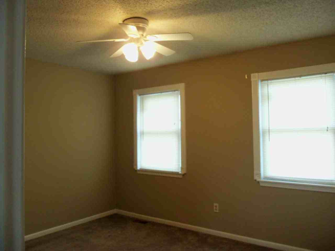 1414 Martway Cir #B - Photo 4 of 9