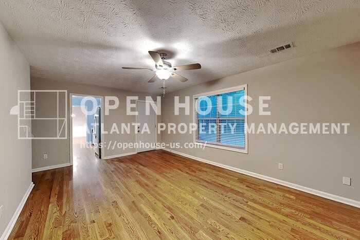 5027 Wesleyan Dr - Photo 5 of 20