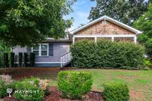 featured image of 2087 Lakewood Trl Se