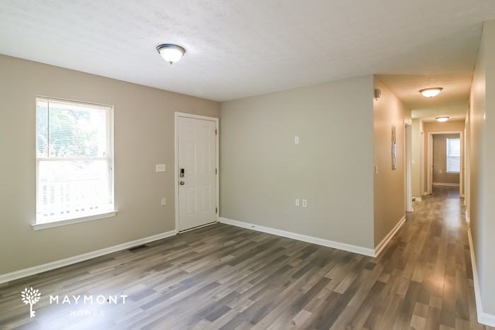 2087 Lakewood Trl Se - Photo 4 of 15