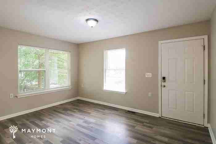 2087 Lakewood Trl Se - Photo 5 of 15