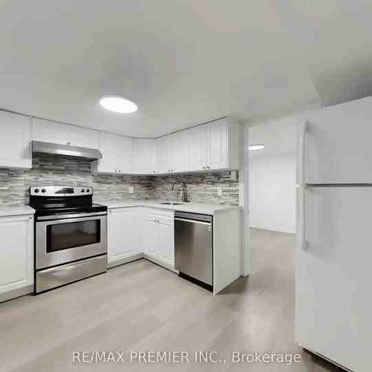 47 Amsterdam Avenue - Photo 2 of 10
