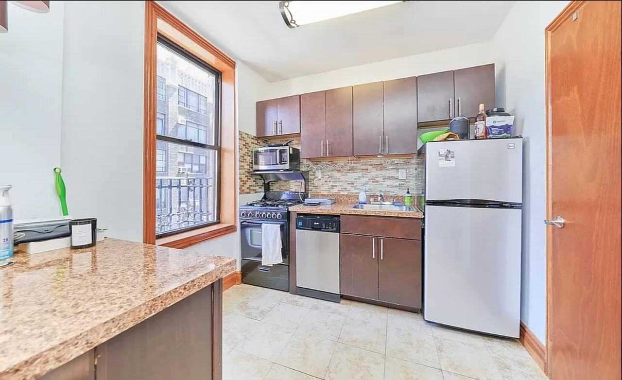 362 W 36th St #4F - Photo 3 of 7