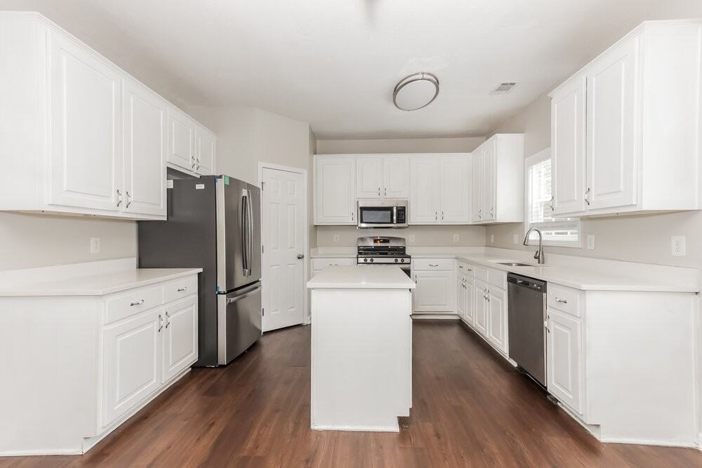 5000 Dockside Dr - Photo 7 of 17
