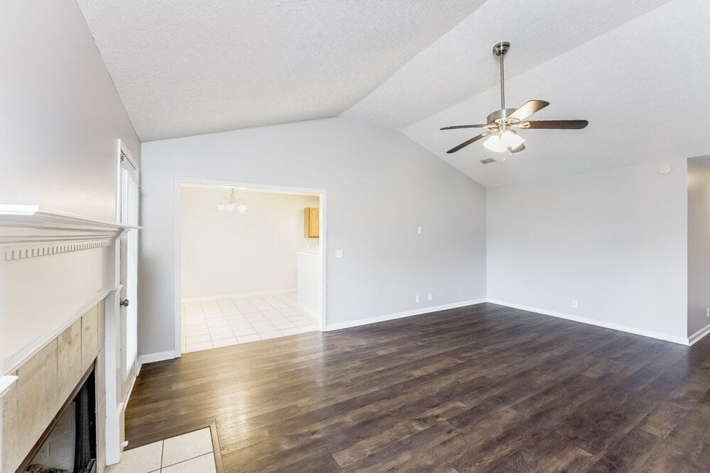 1547 Saint Andrews Dr - Photo 3 of 16