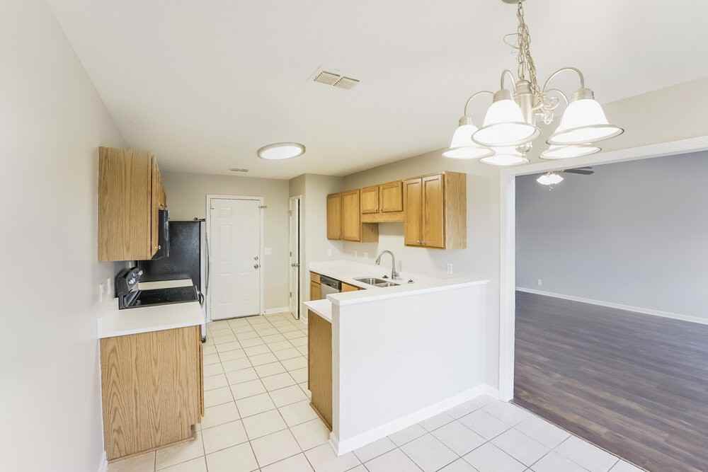 1547 Saint Andrews Dr - Photo 6 of 16