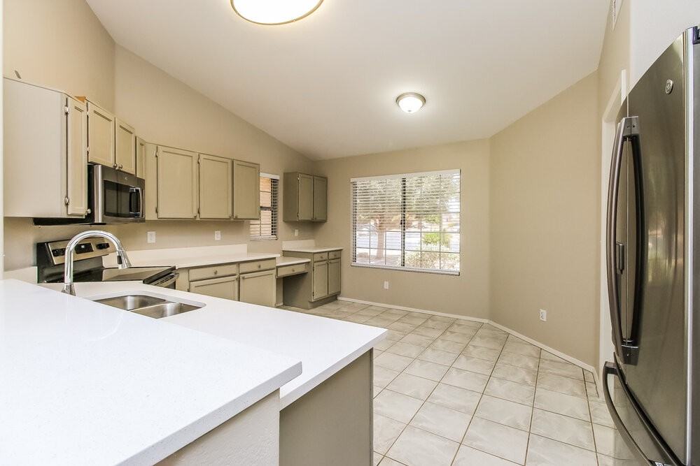950 S 54th St - Photo 7 of 16