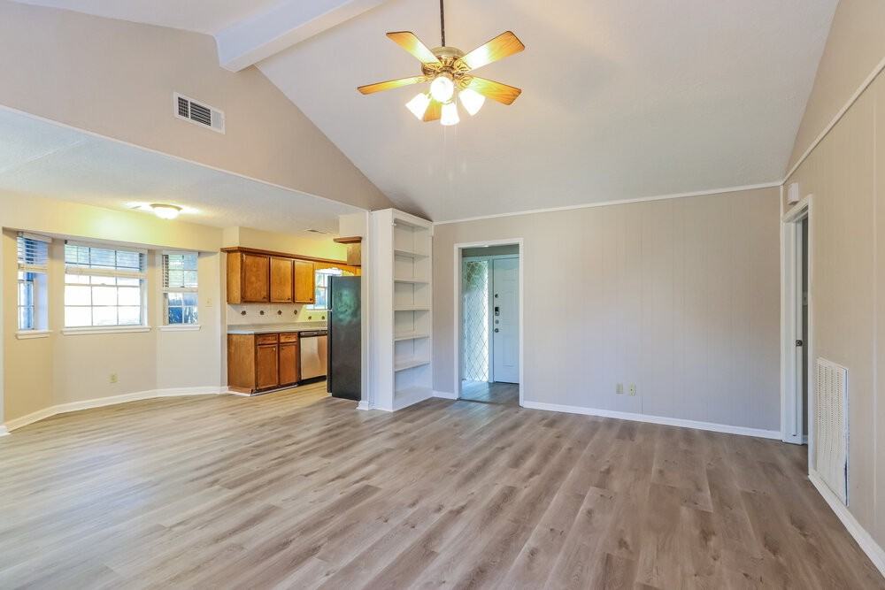 4714 Glendower Dr - Photo 6 of 16