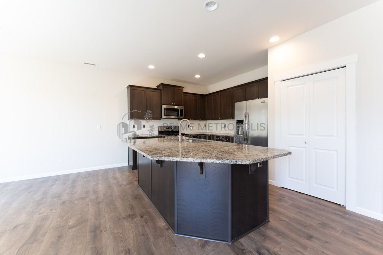 9648 15th St Se #1 - Photo 4 of 24