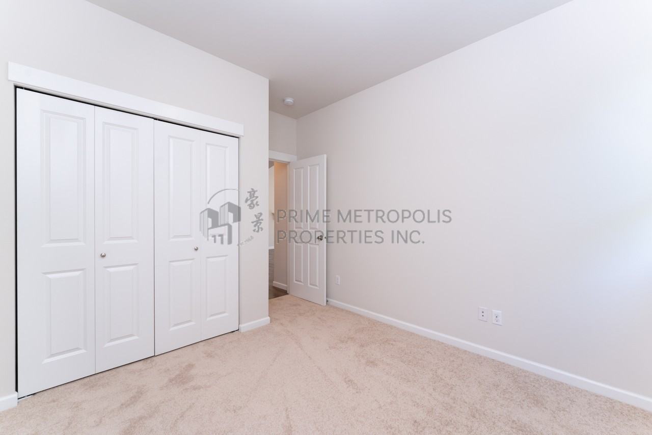 9648 15th St Se #1 - Photo 6 of 24