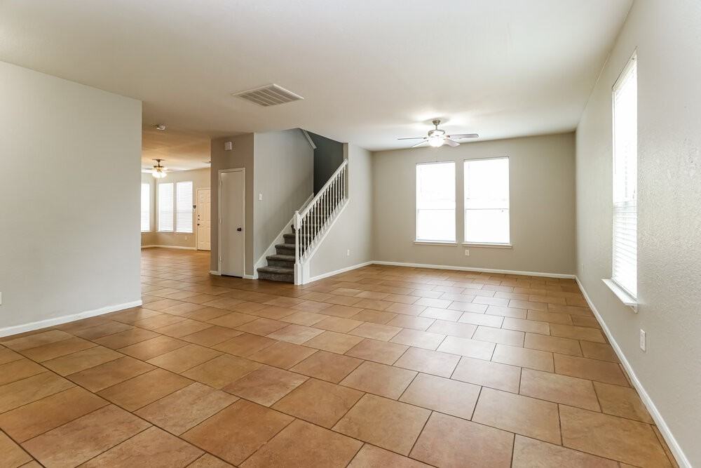 21202 Allenham Ct - Photo 5 of 17