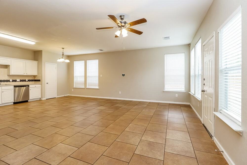 21202 Allenham Ct - Photo 7 of 17