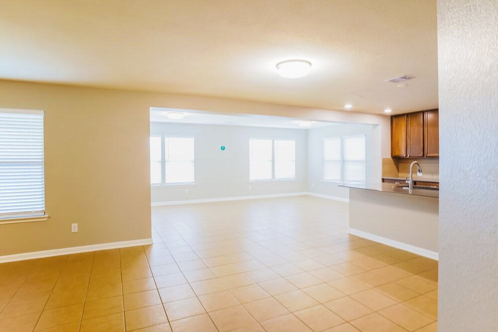 8011 Bunch Grass Ln - Photo 6 of 17