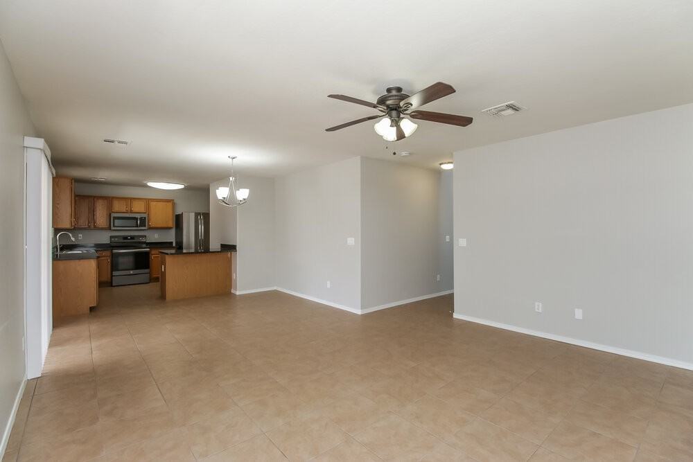 491 E Christopher St - Photo 5 of 16