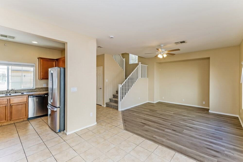 921 Sunny Acres Ave - Photo 6 of 17