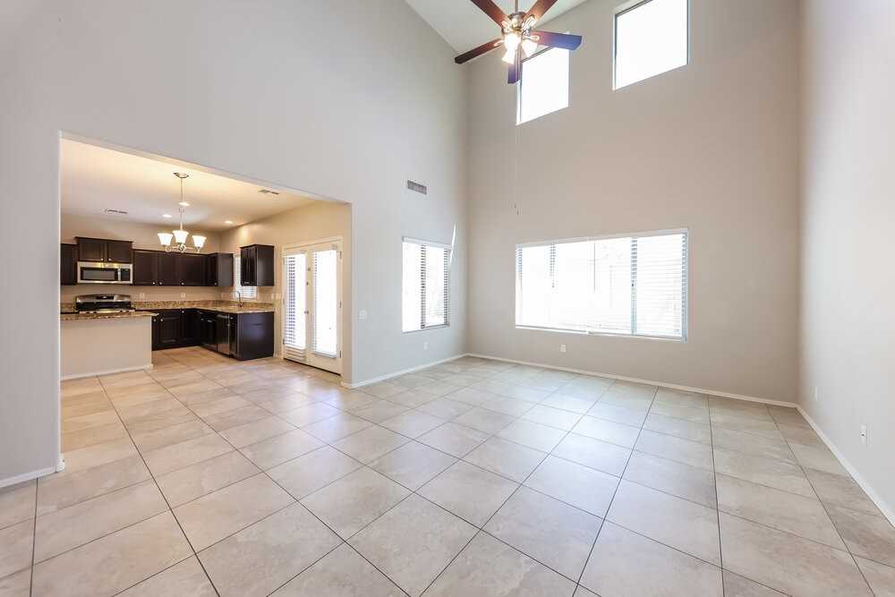 5432 W Hobby Horse Dr - Photo 4 of 17