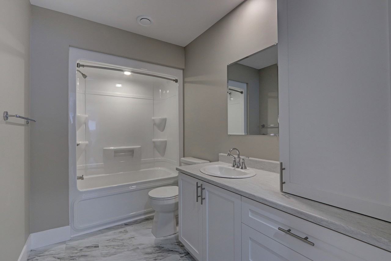 780 Hillcrest Drive #6 - Photo 4 of 10