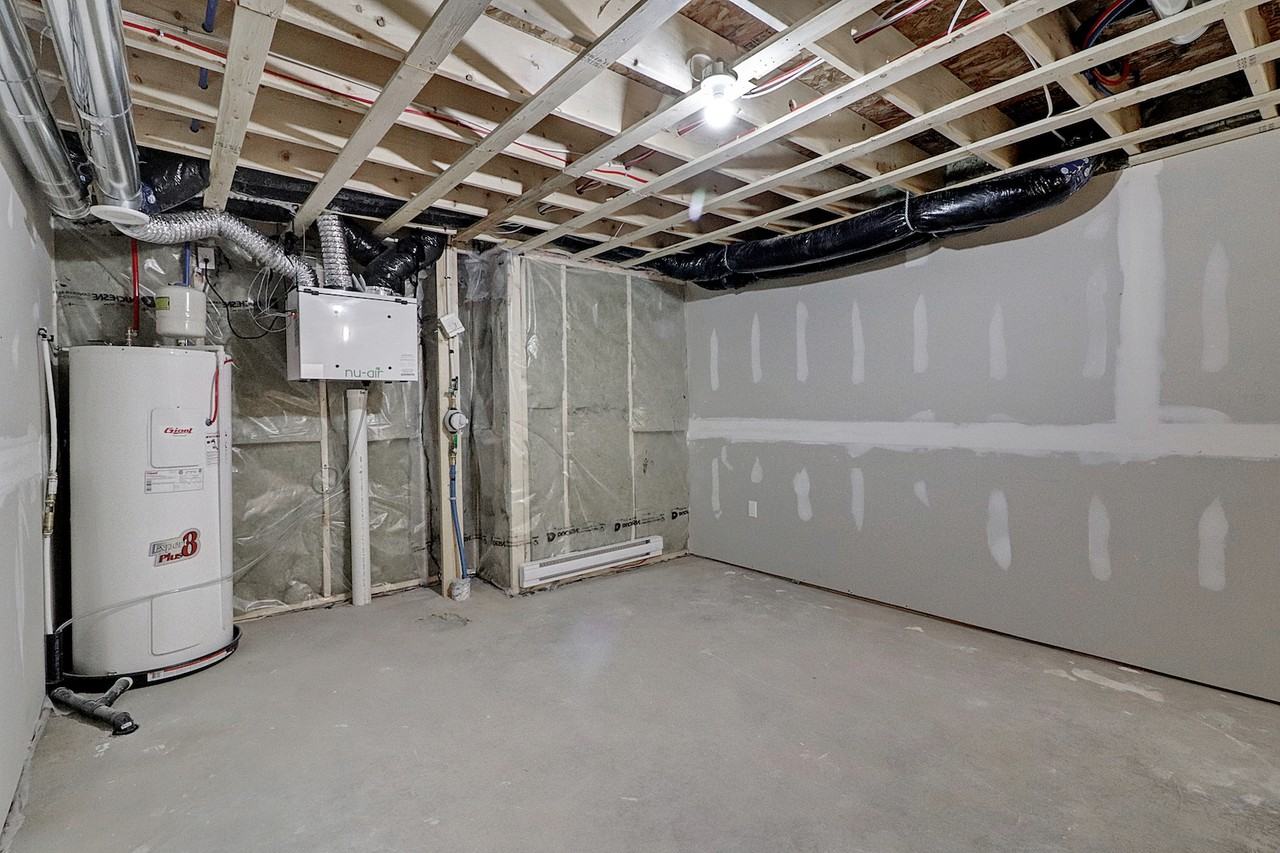 780 Hillcrest Drive #6 - Photo 6 of 10