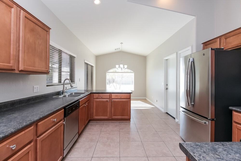 3688 W Yellow Peak Dr - Photo 5 of 13